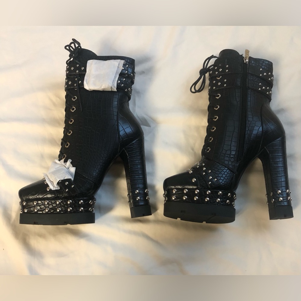 AZALEA WANG INDEPENDENT STUDDED CROC BOOTIES SIZE: 8.5 - Picture 5 of 10
